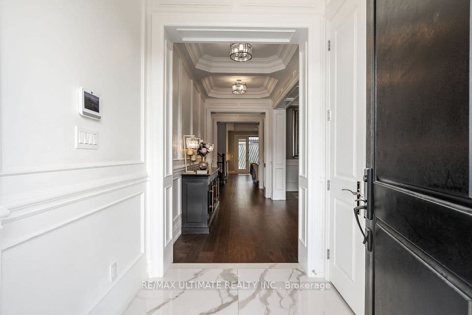 31 Presteign Avenue, Toronto, ON M4B 3A9 – photo 2