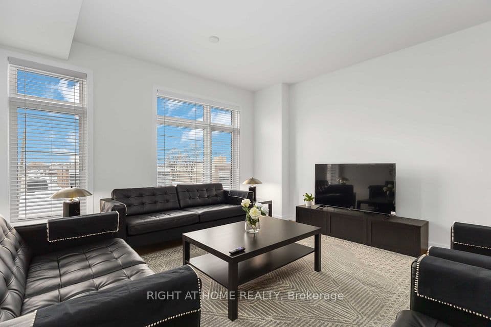 1557 Midland Avenue, Toronto, ON M1P 0G3 – photo 3
