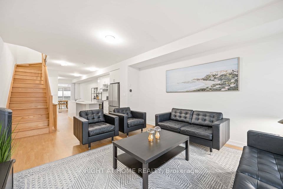1557 Midland Avenue, Toronto, ON M1P 0G3 – photo 2