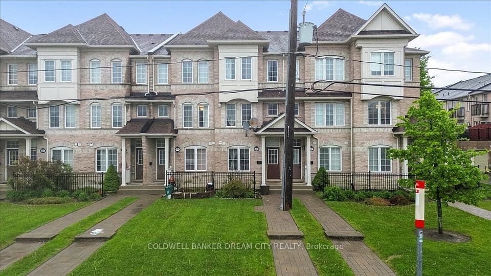 559 Midland Avenue, Toronto, ON M1N 4E8 – main photo