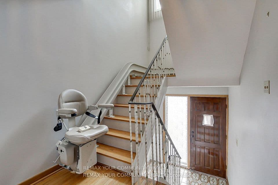 41A North Edgely Avenue, Toronto, ON M1K 1T5 – photo 2