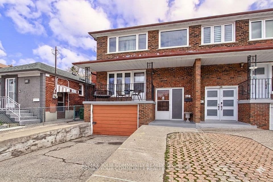 41A North Edgely Avenue, Toronto, ON M1K 1T5 – main photo