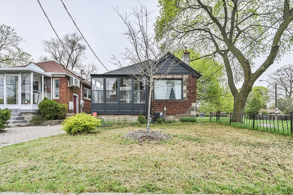 388 O'Connor Drive, Toronto, ON M4J 2W1 – main photo