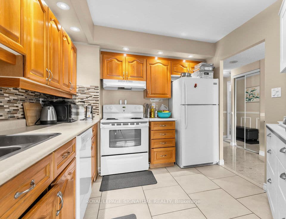 10 Guildwood Parkway 329A, Toronto, ON M1E 5B5 – photo 3