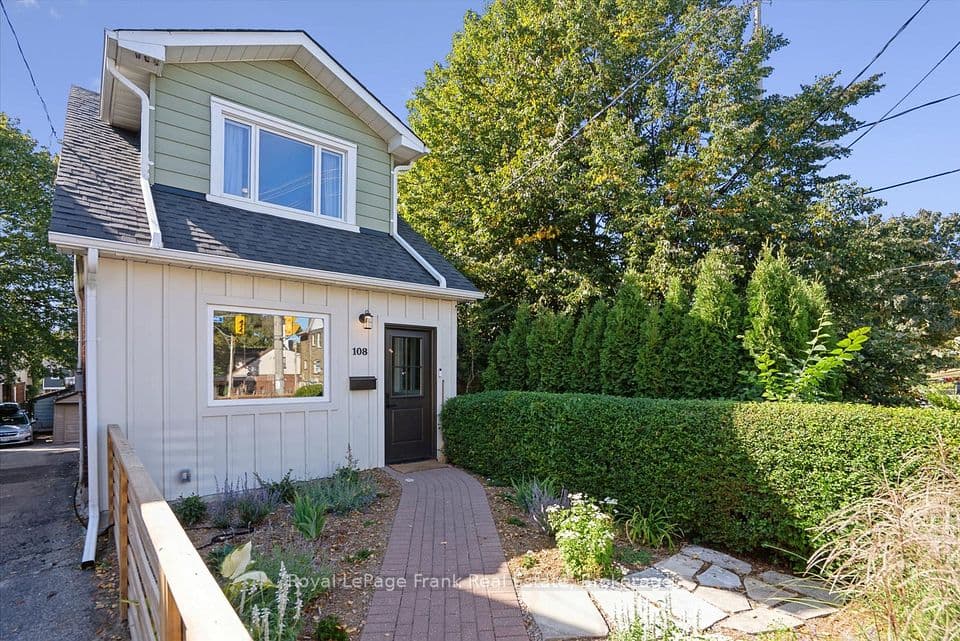 108 Greenwood Avenue, Toronto, ON M4L 2P6 – photo 3
