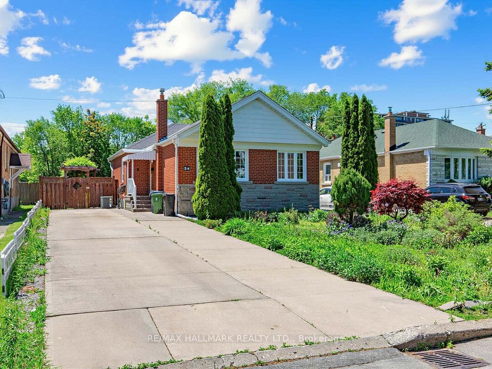 34 Greylawn Crescent, Toronto, ON M1R 2V6 – main photo