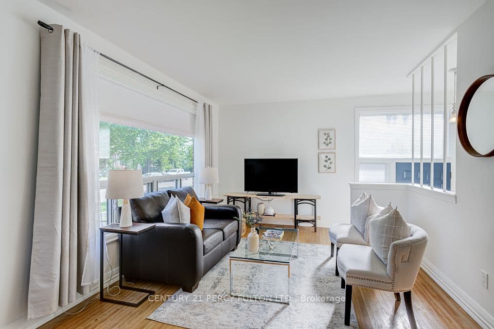 10 Mendip Crescent, Toronto, ON M1P 1Y4 – photo 3