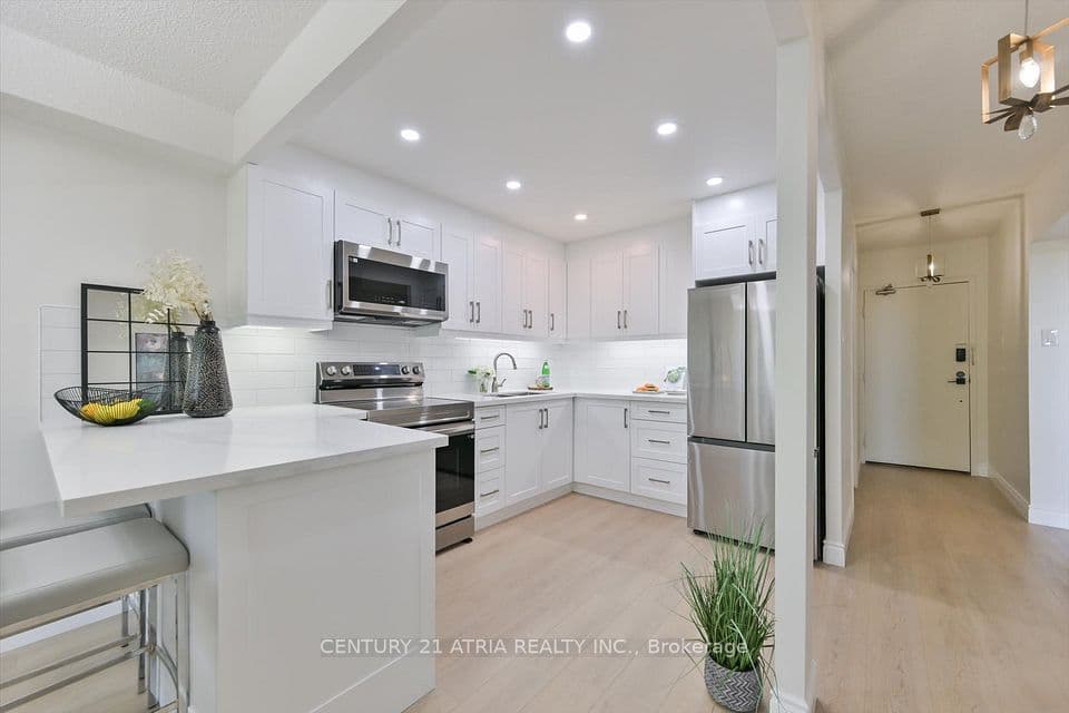 4101 Sheppard Avenue E 207, Toronto, ON M1S 3H3 – main photo