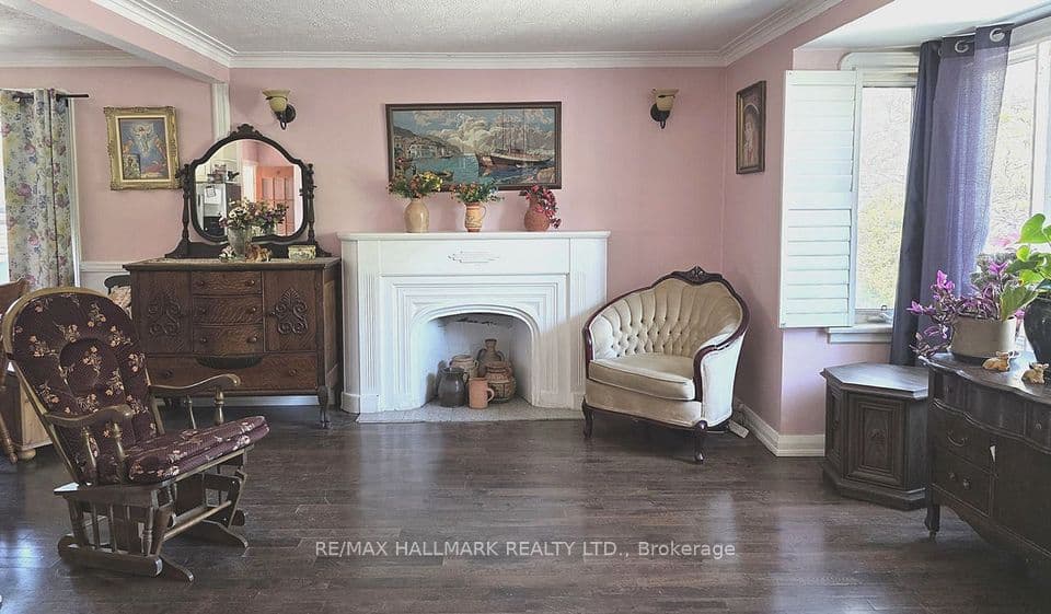 115 Lankin Boulevard, Toronto, ON M4J 4X2 – photo 3