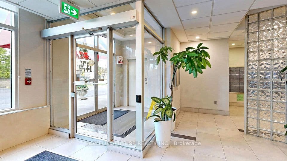 1470 Midland Avenue 1506, Toronto, ON M1P 4Z4 – photo 2