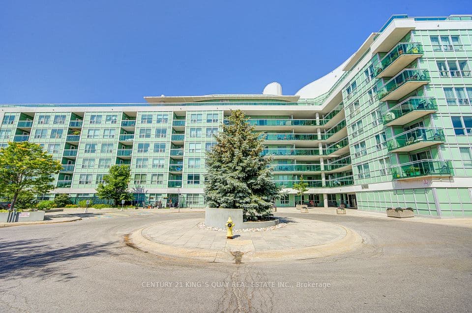 60 Fairfax Crescent 227, Toronto, ON M1L 0E1 – main photo