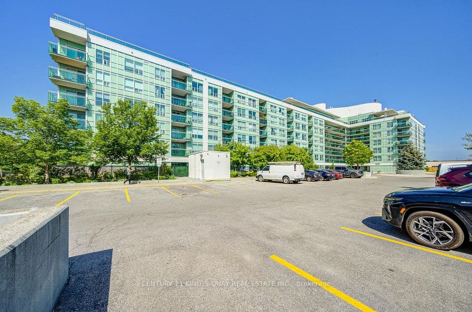 60 Fairfax Crescent 227, Toronto, ON M1L 0E1 – photo 3