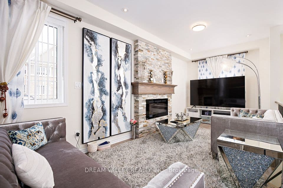 88 Jolly Way, Toronto, ON M1P 0E2 – photo 3