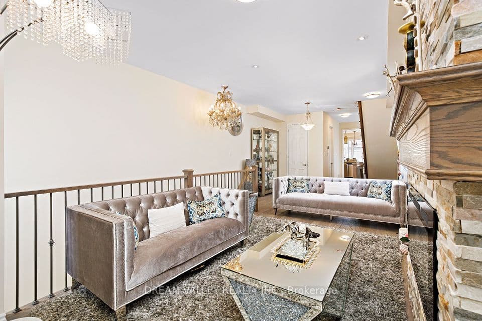 88 Jolly Way, Toronto, ON M1P 0E2 – photo 2