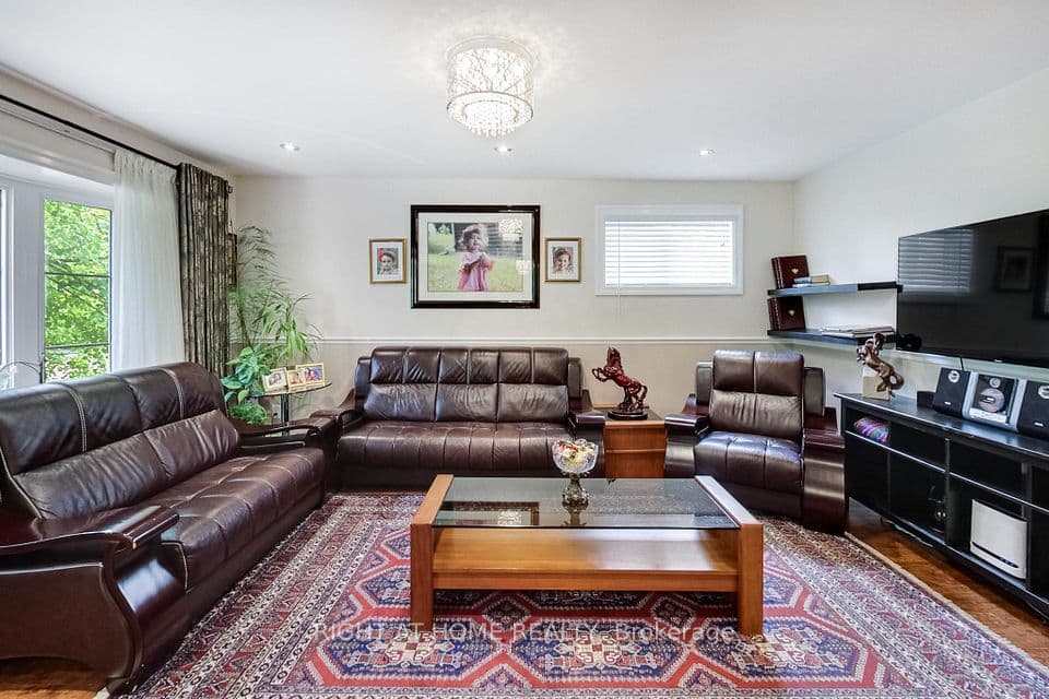 8 Suraty Avenue, Toronto, ON M1P 4E1 – photo 3