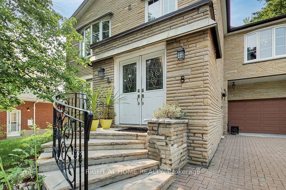 8 Suraty Avenue, Toronto, ON M1P 4E1 – main photo