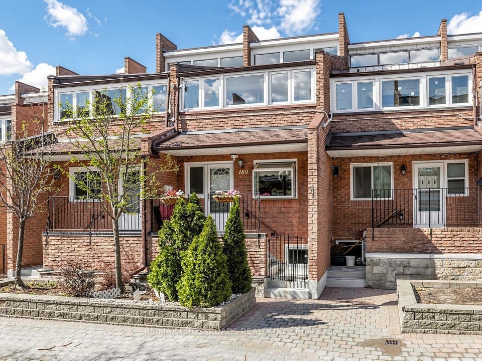 50 Scarborough Golf Club Road 189, Toronto, ON M1M 3T5 – main photo