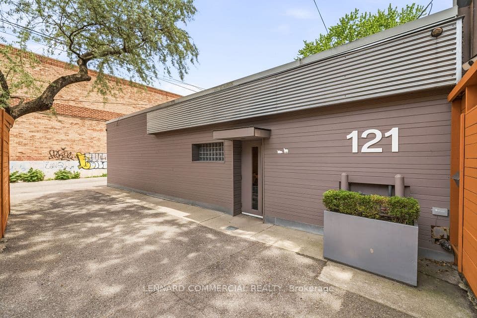 121 Logan Avenue, Toronto, ON M4M 2M9 – photo 2