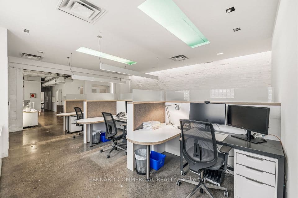 121 Logan Avenue, Toronto, ON M4M 2M9 – photo 3
