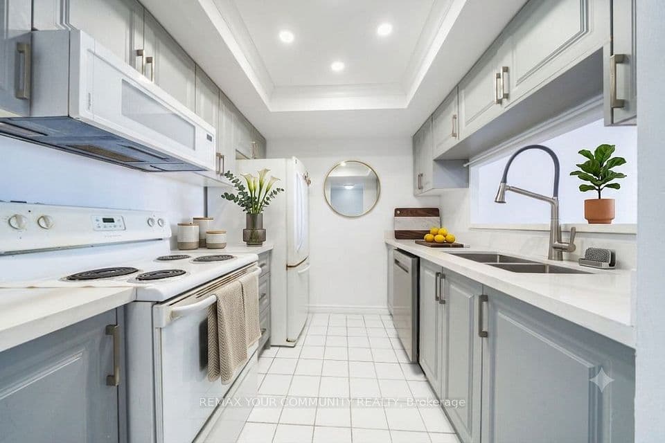 1470 Midland Avenue 1609, Toronto, ON M1P 4Z4 – photo 3