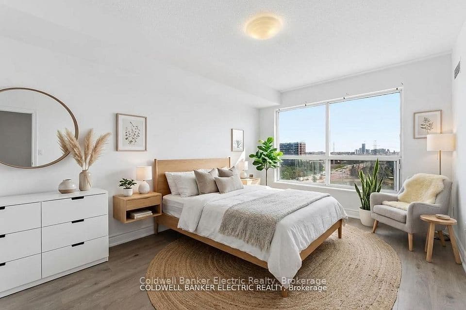 2550 Lawrence Avenue E 815, Toronto, ON M1P 4Z3 – photo 2