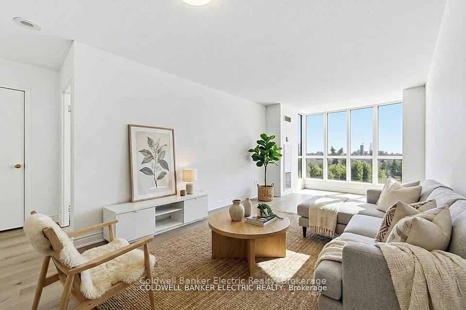2550 Lawrence Avenue E 815, Toronto, ON M1P 4Z3 – main photo
