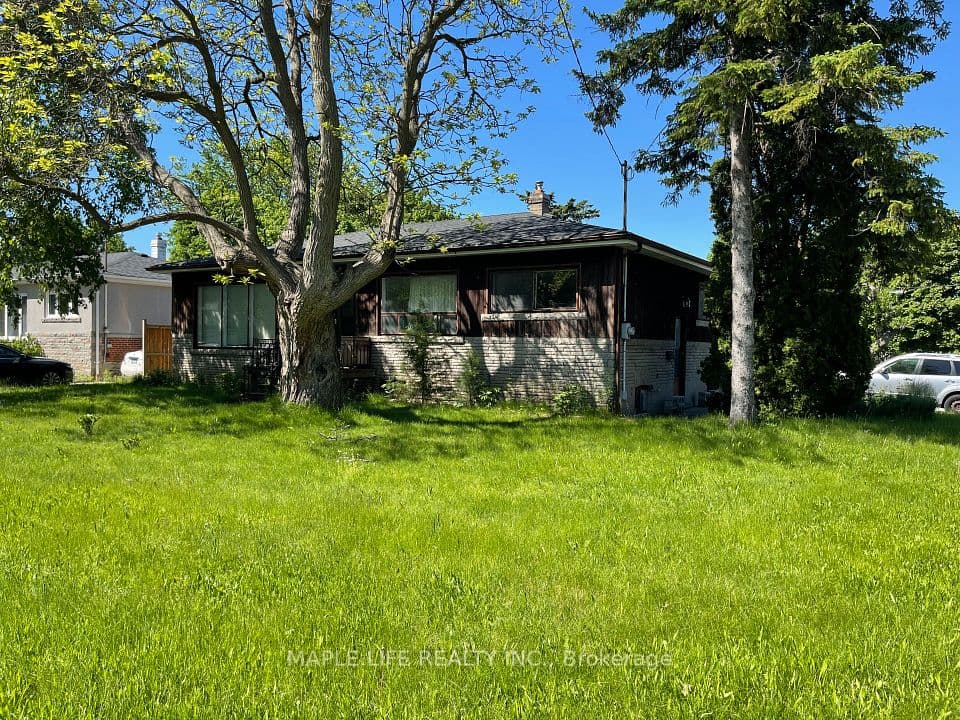 147 Earlton Road, Toronto, ON M1T 2R8 – main photo