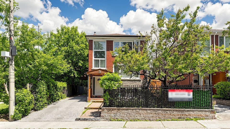263 Oak Park Avenue, Toronto, ON M4C 4N4 – main photo