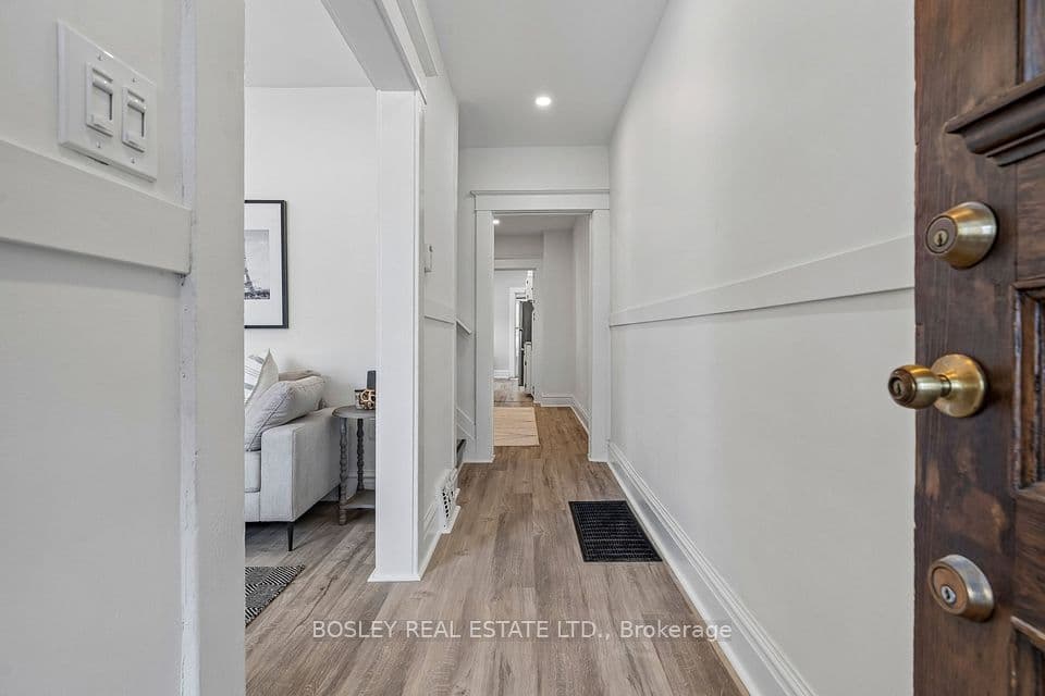11 Pape Avenue, Toronto, ON M4M 2V5 – photo 3
