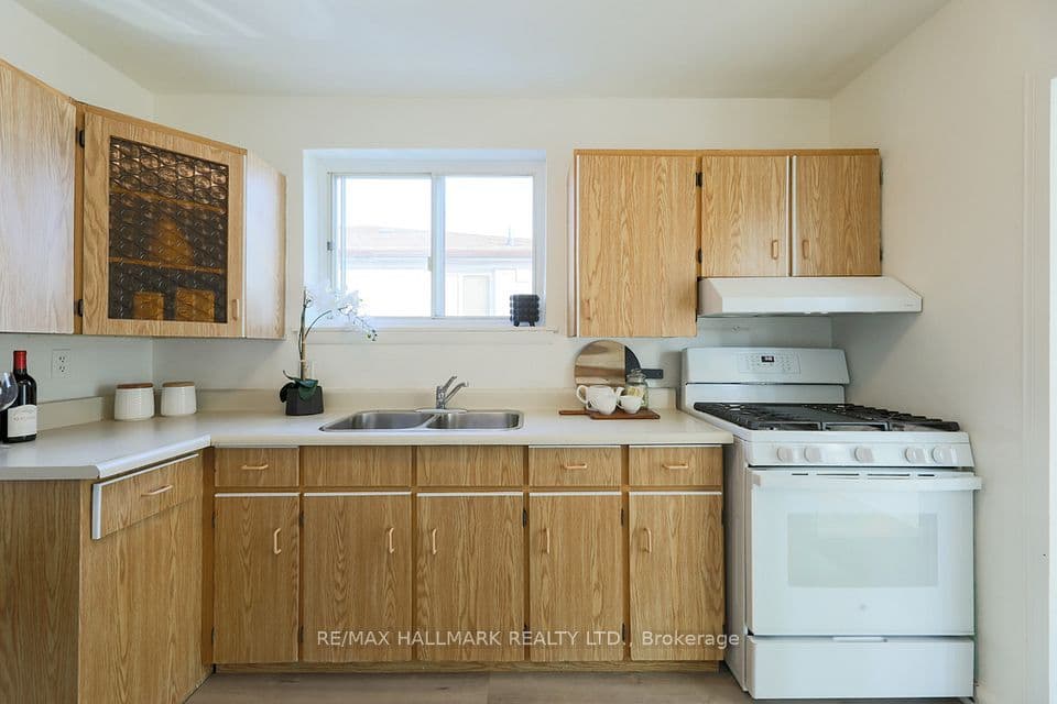 152 Santamonica Boulevard, Toronto, ON M1L 4H6 – photo 3