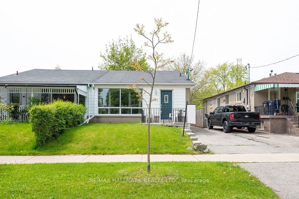 152 Santamonica Boulevard, Toronto, ON M1L 4H6 – main photo