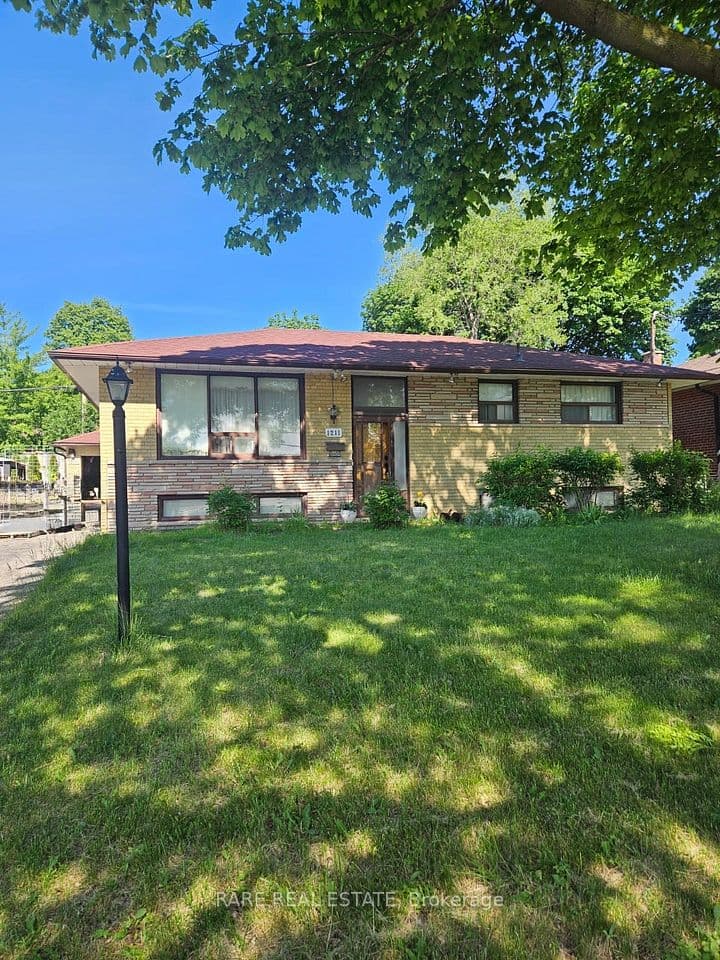 1211 Brimley Road, Toronto, ON M1P 3G5 – main photo