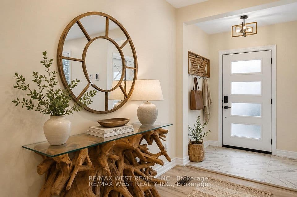 201 Rhodes Avenue, Toronto, ON M4L 3A2 – photo 3