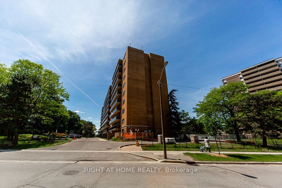 100 Dundalk Drive 315, Toronto, ON M1P 4V2 – photo 2