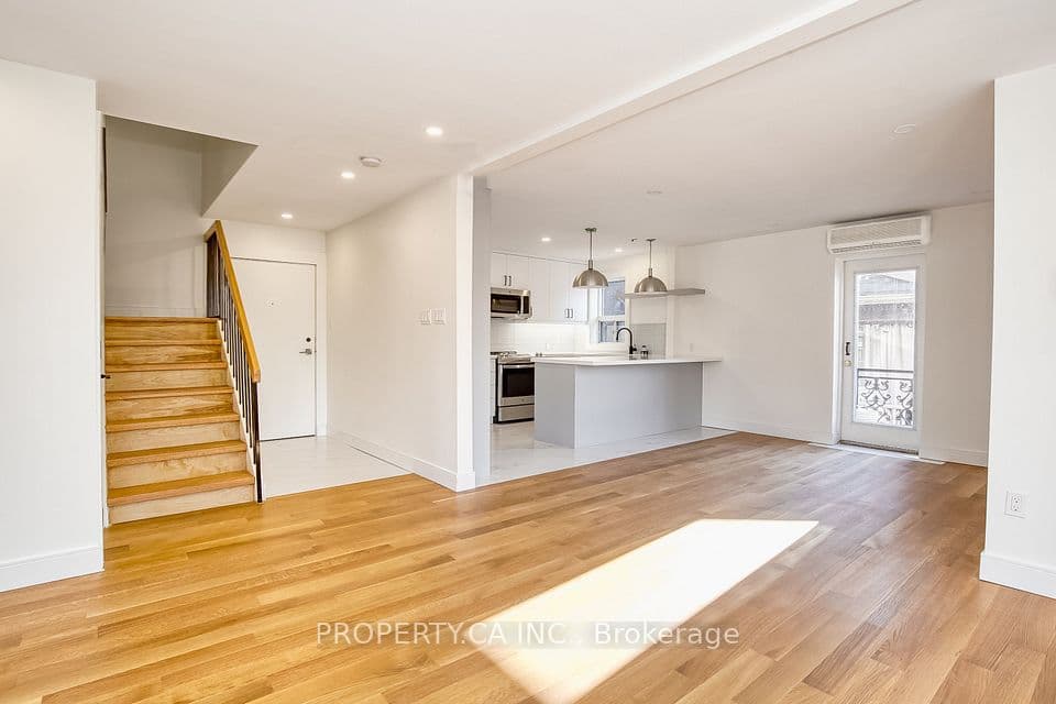 97 Lee Avenue, Toronto, ON M4E 2P2 – photo 3