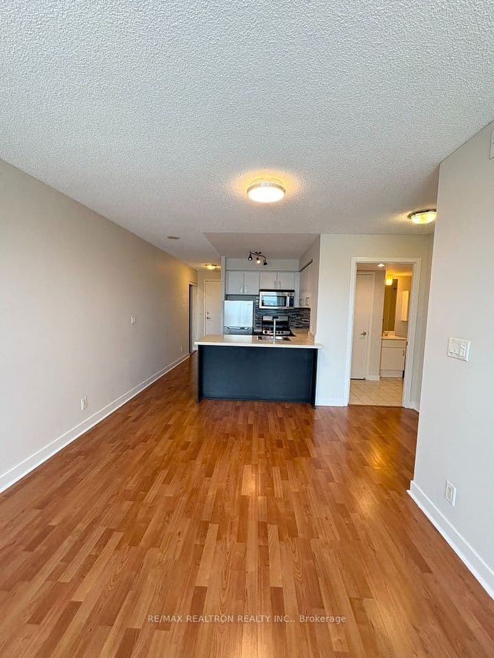 38 Lee Centre Drive 1502, Toronto, ON M1H 3K2 – photo 3