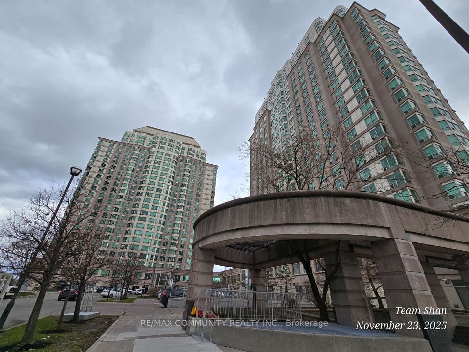 1 Lee Centere Drive PH302, Toronto, ON M1H 3J2 – main photo