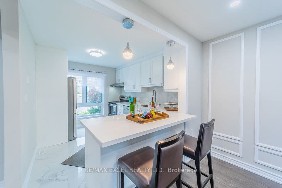 21 Livonia Place 112, Toronto, ON M1E 4W5 – photo 2