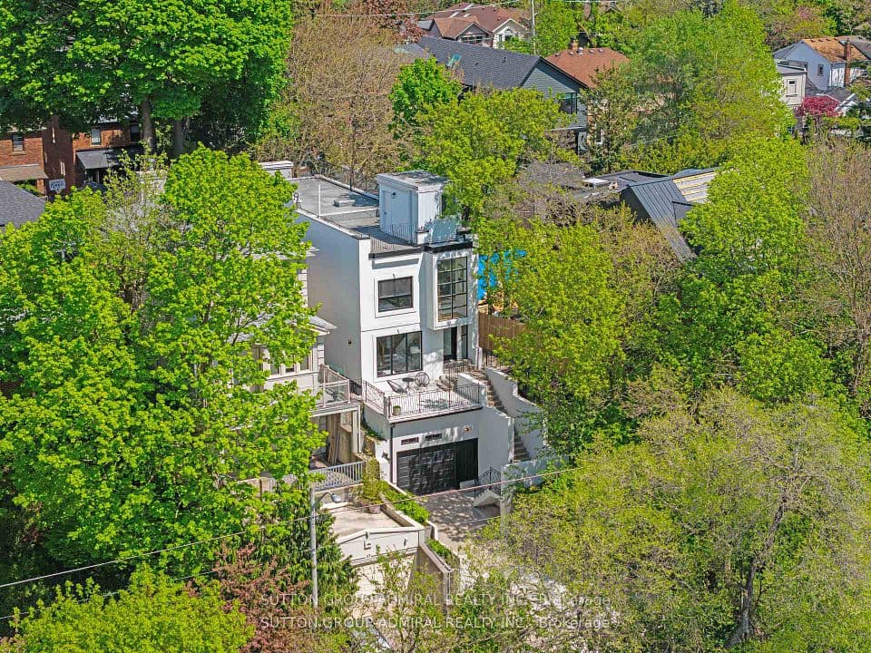 35 Beechwood Drive, Toronto, ON M4K 3H7 – photo 2