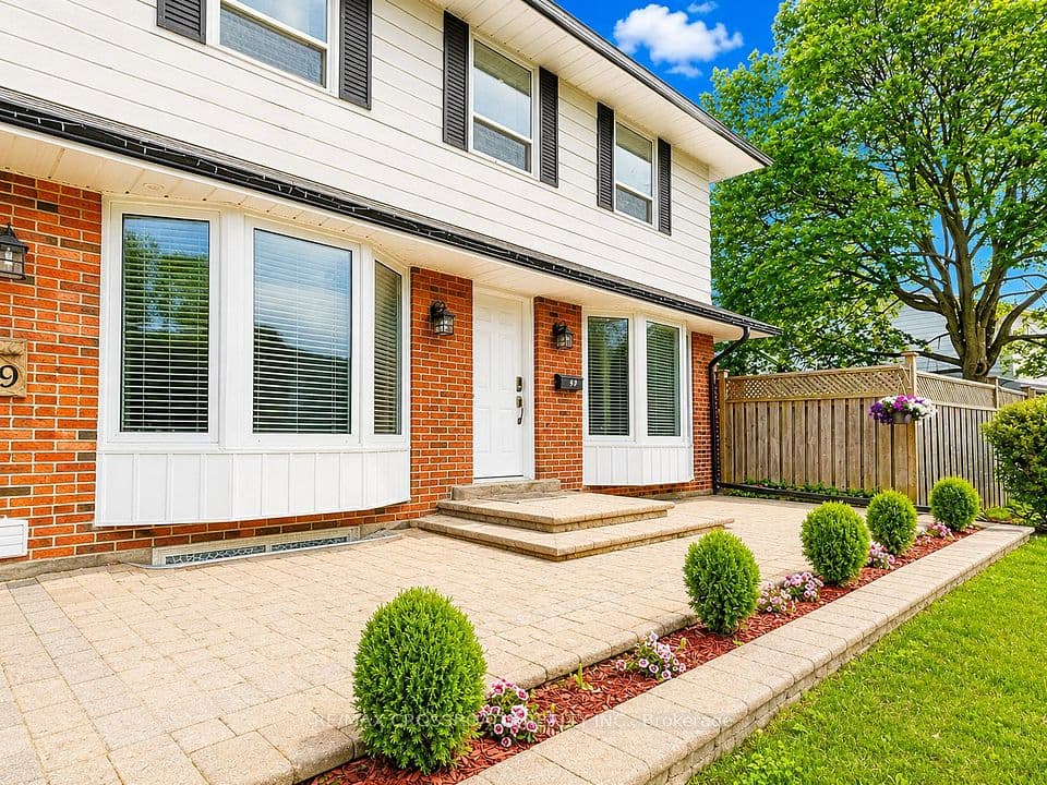 49 King Louis Crescent, Toronto, ON M1T 2X1 – photo 2
