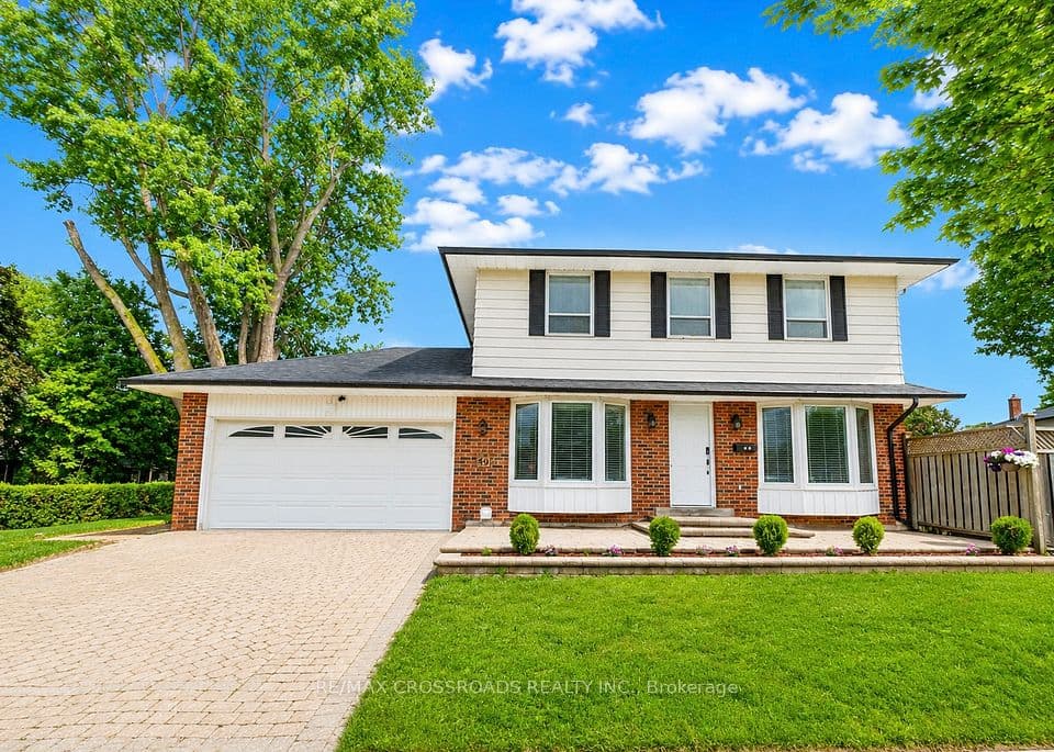49 King Louis Crescent, Toronto, ON M1T 2X1 – main photo