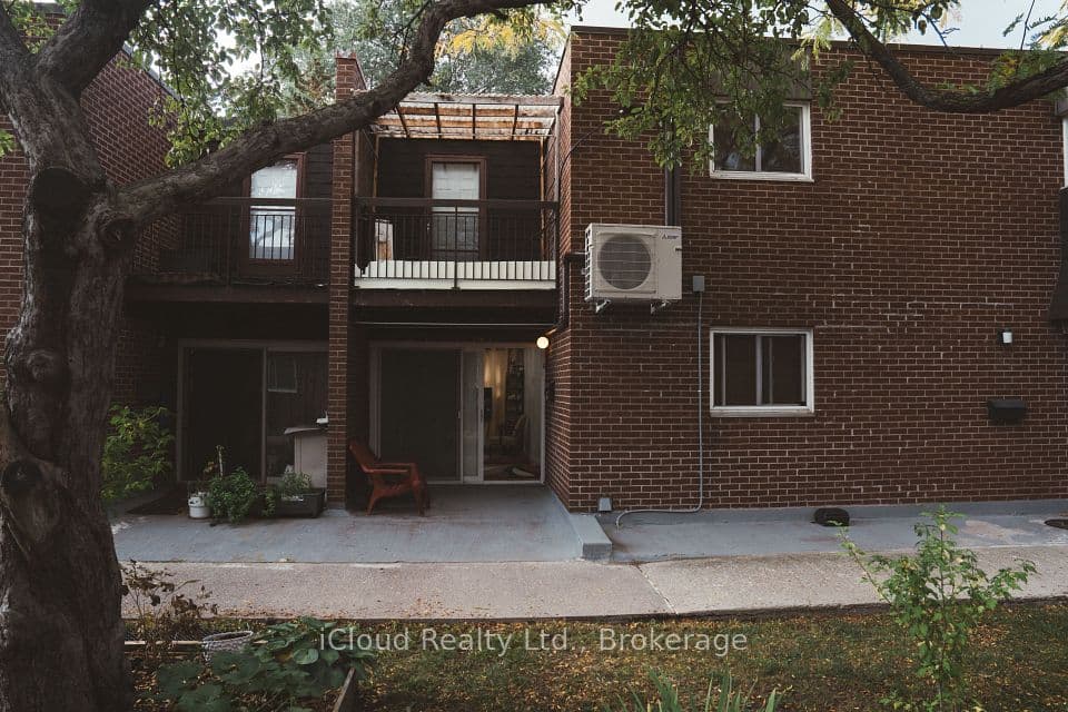 50 Coleman Avenue 16, Toronto, ON M4C 1P7 – photo 2