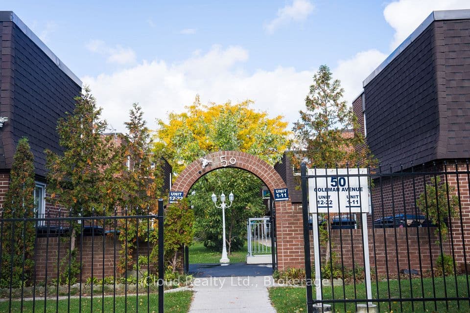 50 Coleman Avenue 16, Toronto, ON M4C 1P7 – main photo