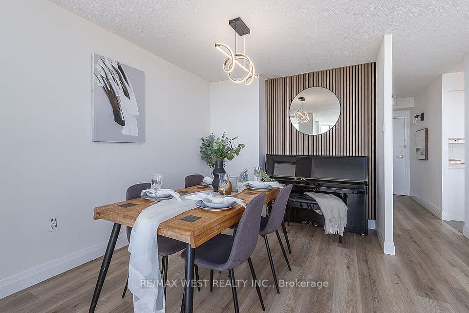 121 Ling Road 1509, Toronto, ON M1E 4Y2 – main photo
