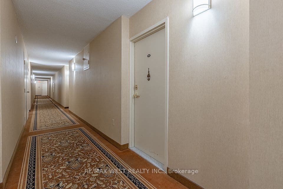 121 Ling Road 1509, Toronto, ON M1E 4Y2 – photo 3