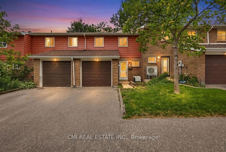 80 Dundalk Drive 44, Toronto, ON M1P 4T7 – main photo