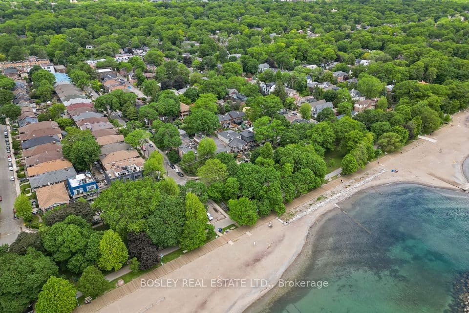 15 Glen Manor Drive 204, Toronto, ON M4E 2X3 – main photo
