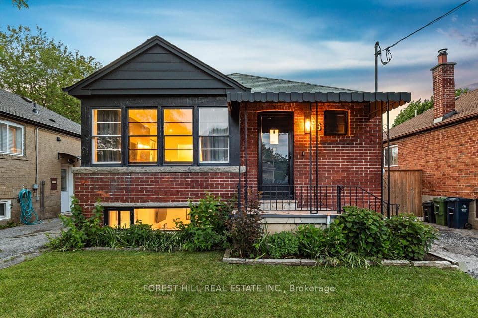 6 Barrett Road, Toronto, ON M4B 1V9 – main photo