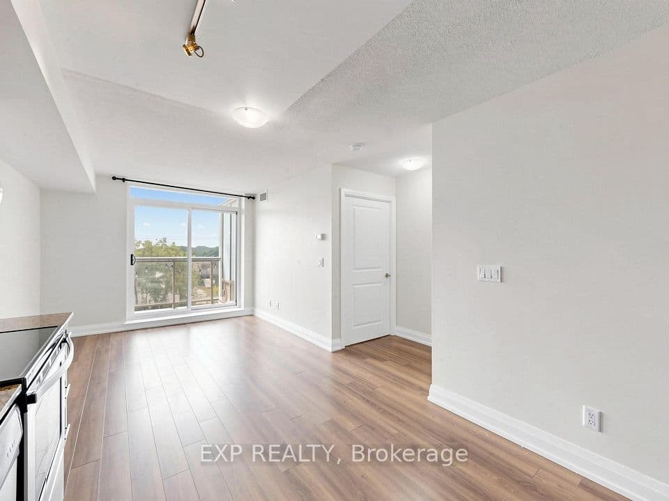 3520 Danforth Avenue 415, Toronto, ON M1L 1E5 – photo 2