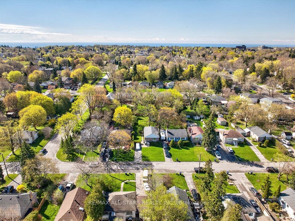 9 Martindale Road, Toronto, ON M1M 2B6 – photo 3